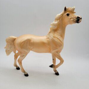 BREYER Cloud's Encore #1840 Light Palomino Mare